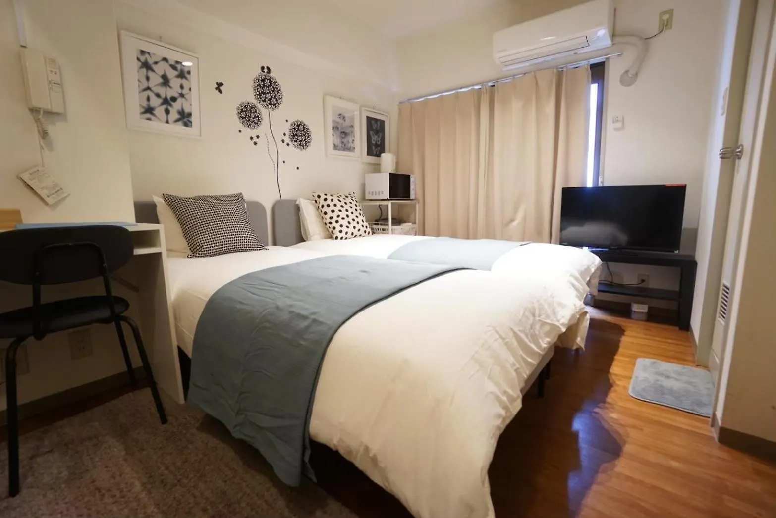 Apartment House Floor Assemble 303 Osaka 0*,  Japan